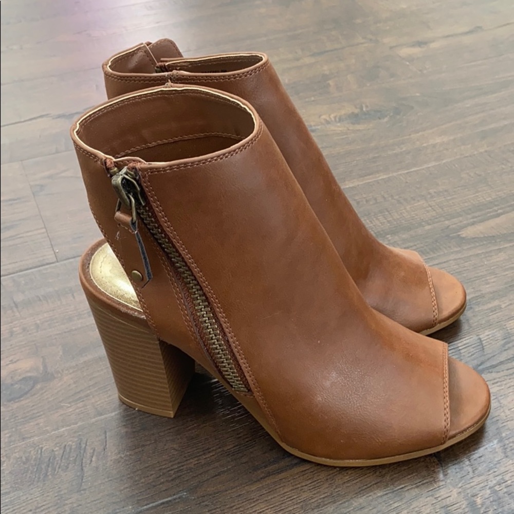Brand New Madden Girl Brown Booties Size 8
